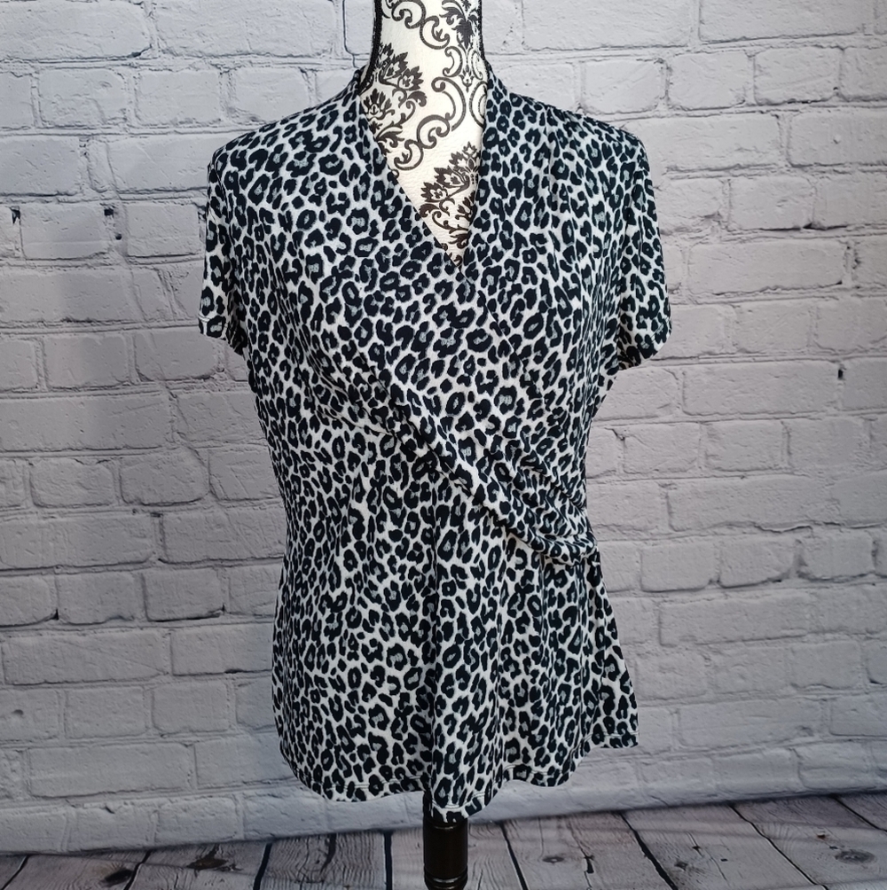 Charter Club sz L women's short sleeve animal print stretch faux wrap top b10